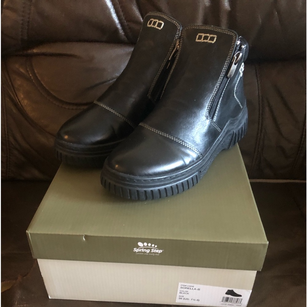 NIB Spring Step black leather bootie, size 38